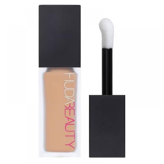 Huda beauty concealer