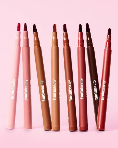 Huda Beauty lip contour stain