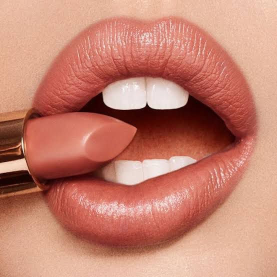 Charlotte Tilbury lip mystery box