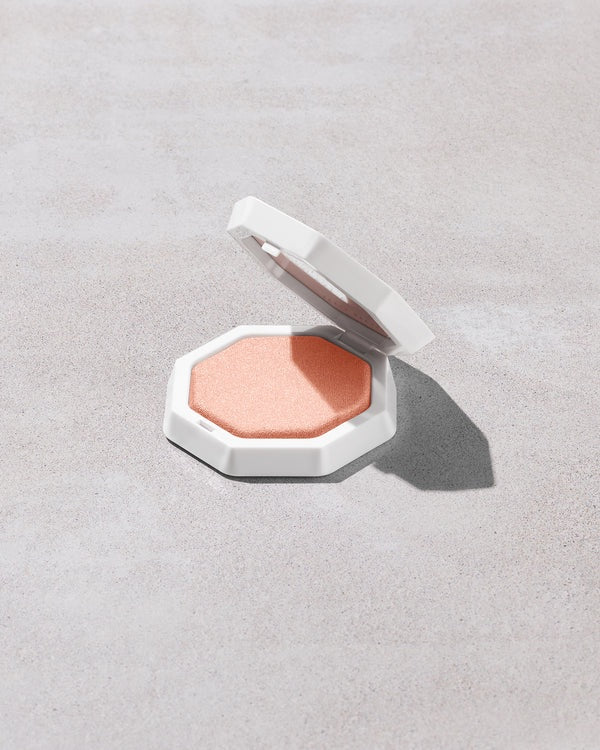 FENTY BEAUTY Demi’glow light diffusing highlighter