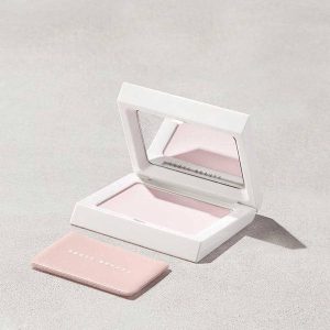 Fenty Beauty compact powder