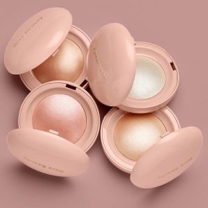 Rare beauty silky touch Powder Highlighter